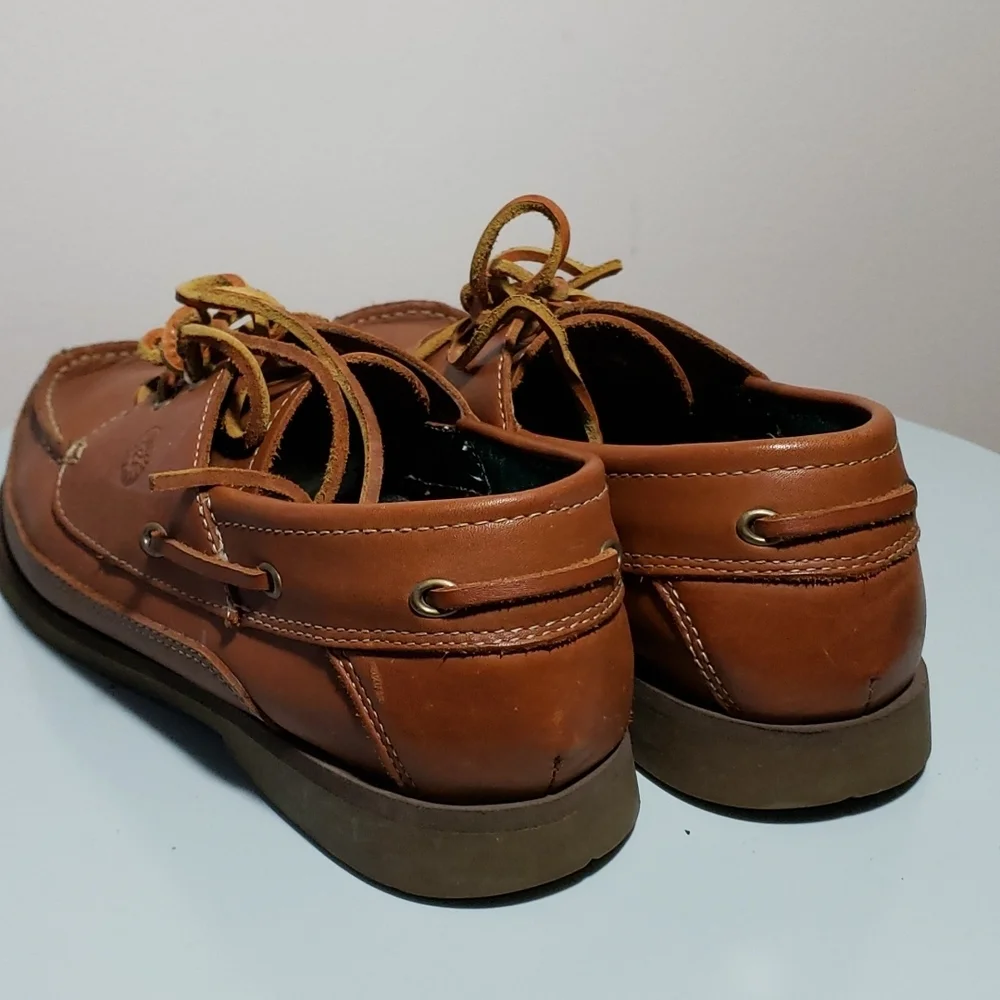 Earth Shoe Hatteras Leather Boat Style Shoes in Mid Brown.